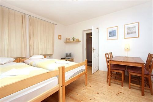 Apartments At The Golden Plough Apartmán