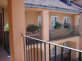 Apartments At The Golden Plough Apartmán