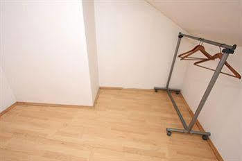Apartments At The Golden Plough Apartmán