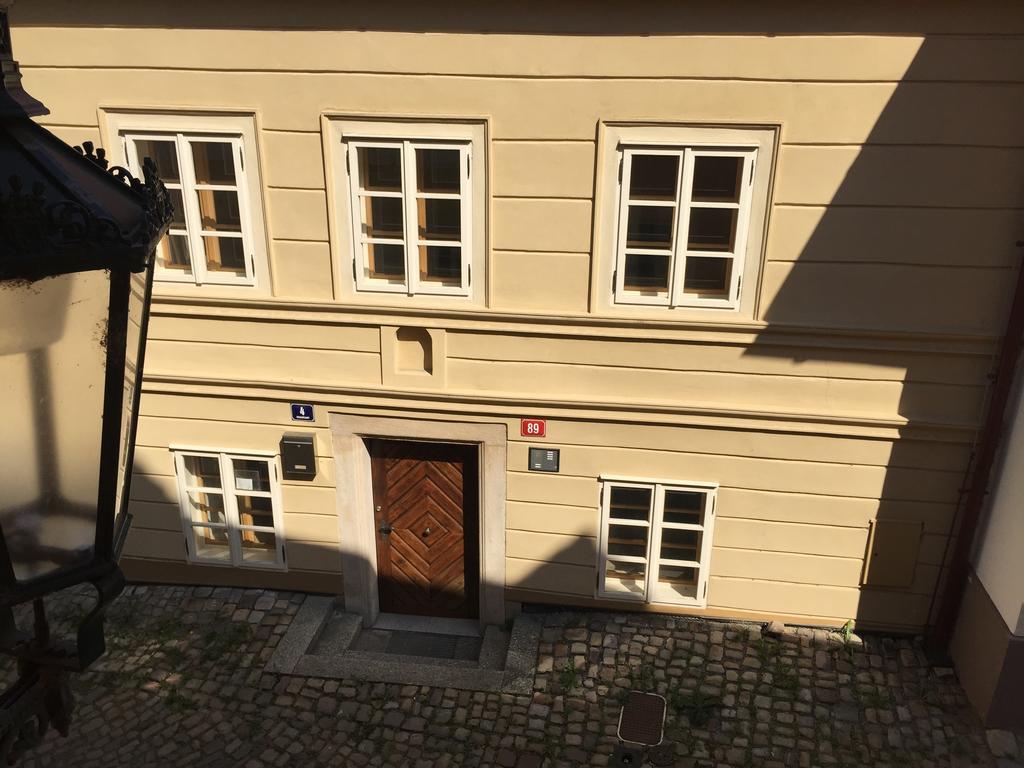 At The Golden Plough Apartament