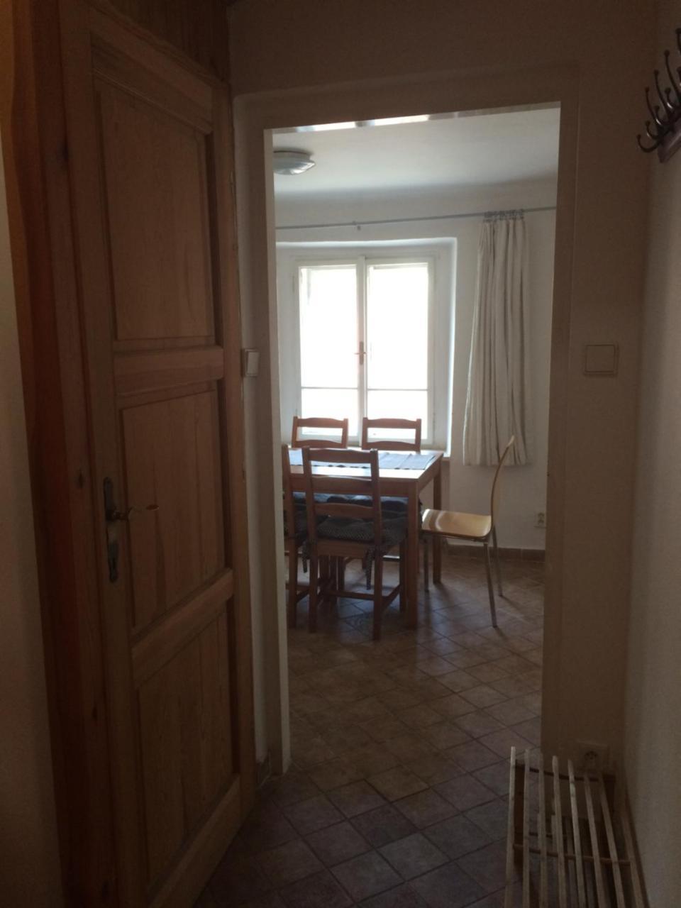 At The Golden Plough Apartament *